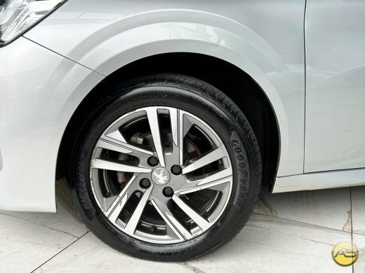 PEUGEOT 208 - foto 3