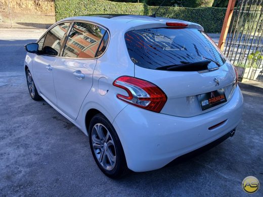 PEUGEOT 208 - foto 5