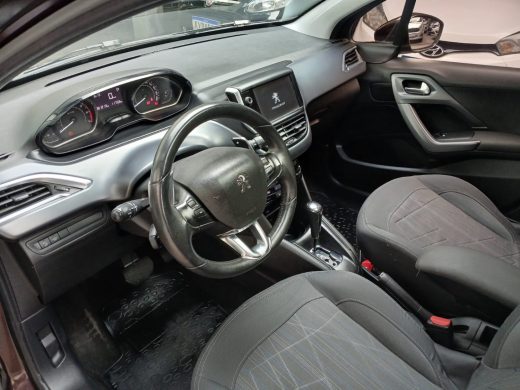 PEUGEOT 208 - foto 10