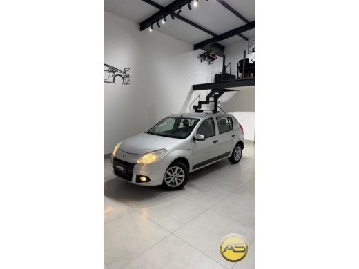 RENAULT Sandero - foto 3