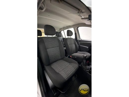 RENAULT Sandero - foto 7