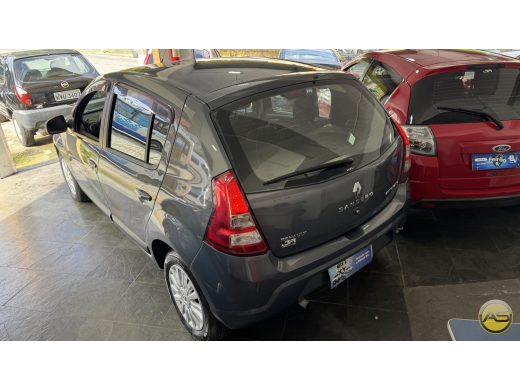 RENAULT Sandero - foto 8