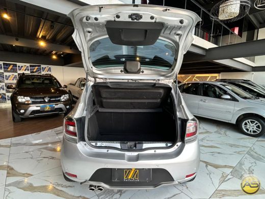 RENAULT Sandero - foto 8