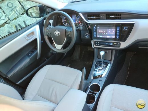 TOYOTA Corolla - foto 3
