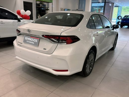 TOYOTA Corolla - foto 4