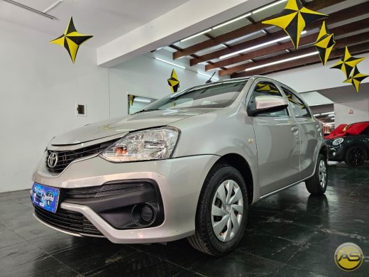 TOYOTA Etios - foto 2