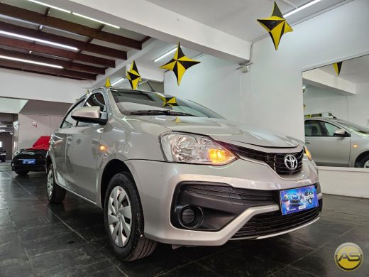 TOYOTA Etios - foto 3