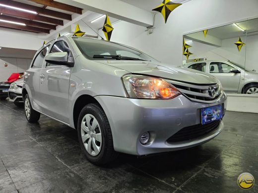 TOYOTA Etios - foto 3