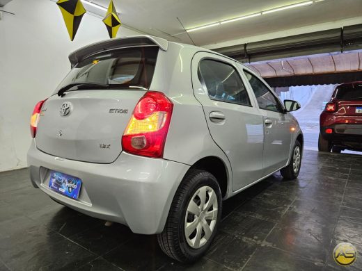 TOYOTA Etios - foto 4
