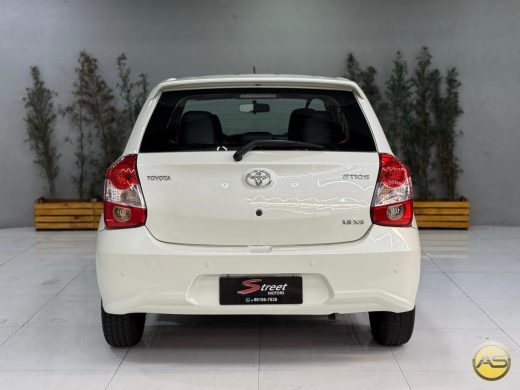 TOYOTA Etios - foto 3
