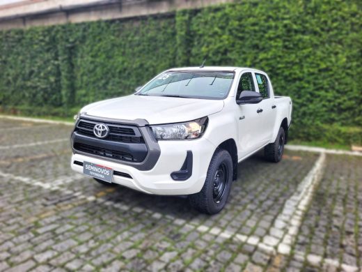 TOYOTA Hilux - foto 2
