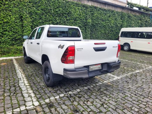 TOYOTA Hilux - foto 6