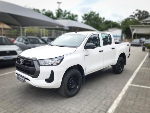 TOYOTA Hilux - foto 2