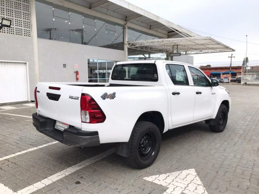 TOYOTA Hilux - foto 5