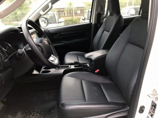 TOYOTA Hilux - foto 8