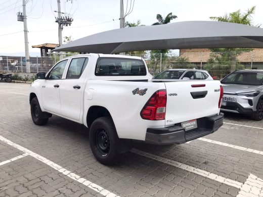 TOYOTA Hilux - foto 6