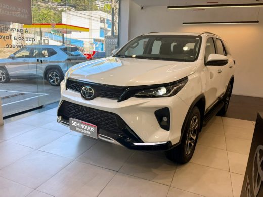 TOYOTA Hilux - foto 3