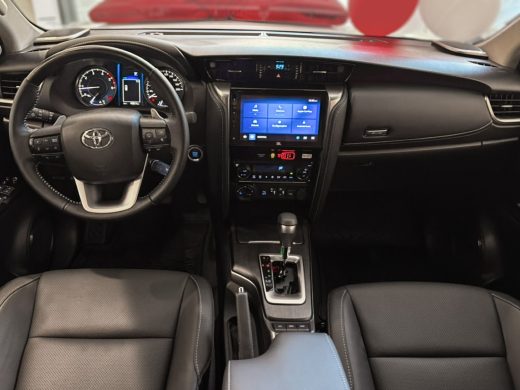 TOYOTA Hilux - foto 7