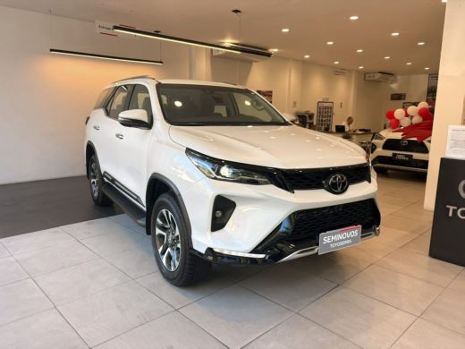 TOYOTA Hilux - foto 4