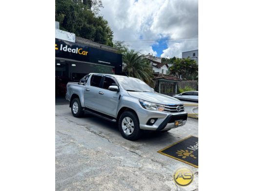 TOYOTA Hilux - foto 2