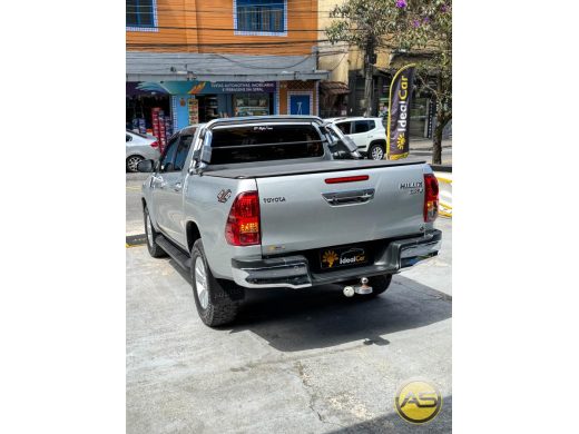 TOYOTA Hilux - foto 4
