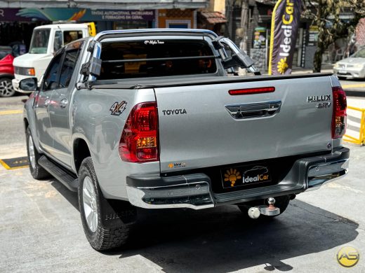 TOYOTA Hilux - foto 5