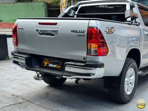 TOYOTA Hilux - foto 6