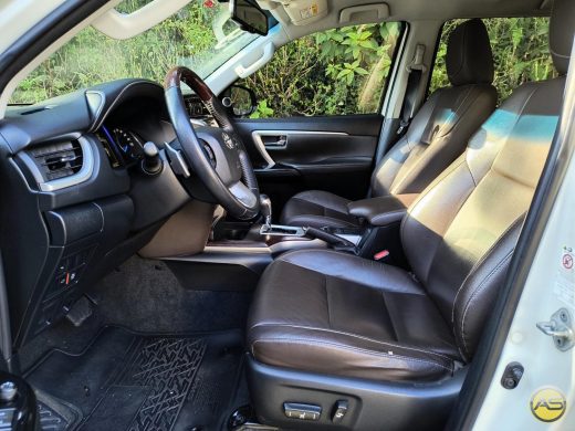 TOYOTA Hilux SW4 - foto 8