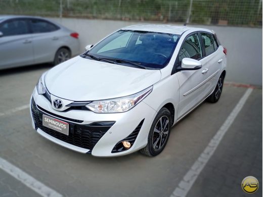 TOYOTA YARIS - foto 2