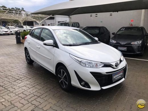 TOYOTA YARIS - foto 4