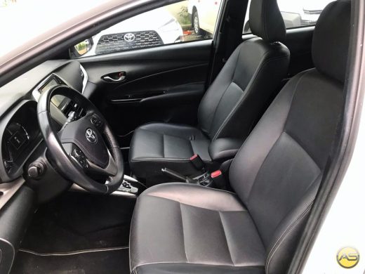 TOYOTA YARIS - foto 8