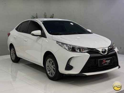 TOYOTA YARIS - foto 3