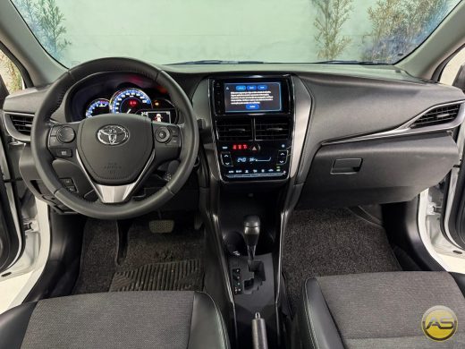 TOYOTA YARIS - foto 7