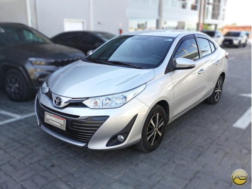 TOYOTA YARIS - foto 2