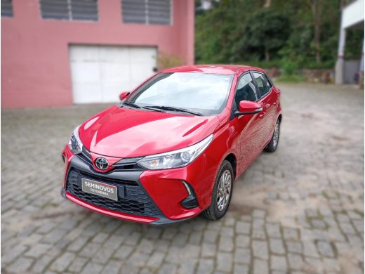 TOYOTA YARIS - foto 2