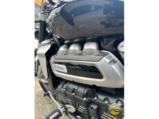 TRIUMPH ROCKET III - foto 2