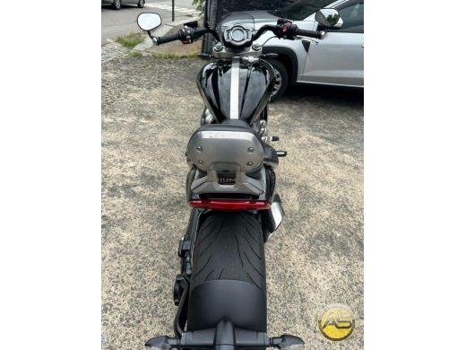 TRIUMPH ROCKET III - foto 3