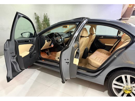VOLKSWAGEN Jetta - foto 8