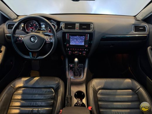 VOLKSWAGEN Jetta - foto 2