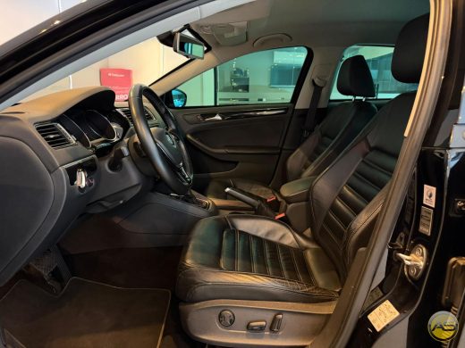 VOLKSWAGEN Jetta - foto 7
