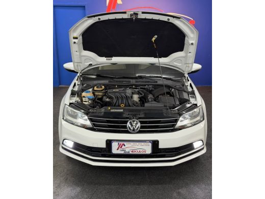 VOLKSWAGEN Jetta - foto 3