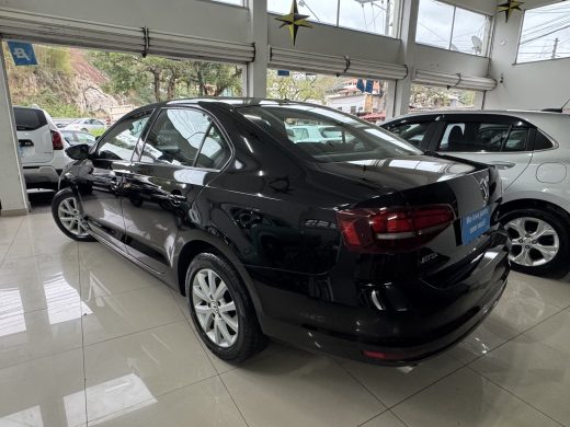 VOLKSWAGEN Jetta - foto 3
