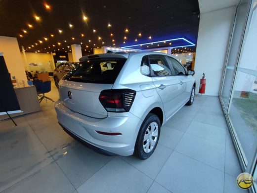 VOLKSWAGEN Polo - foto 2