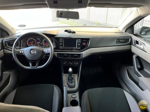 VOLKSWAGEN Polo - foto 8