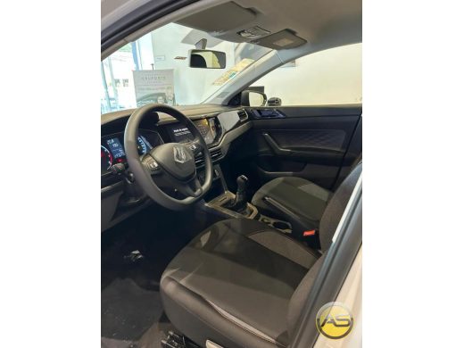 VOLKSWAGEN Polo - foto 6