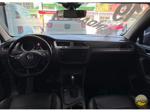 VOLKSWAGEN Tiguan - foto 2