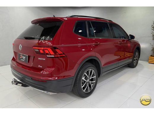VOLKSWAGEN Tiguan - foto 5