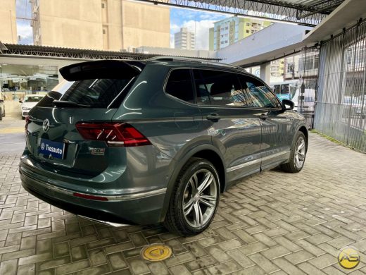 VOLKSWAGEN Tiguan - foto 2