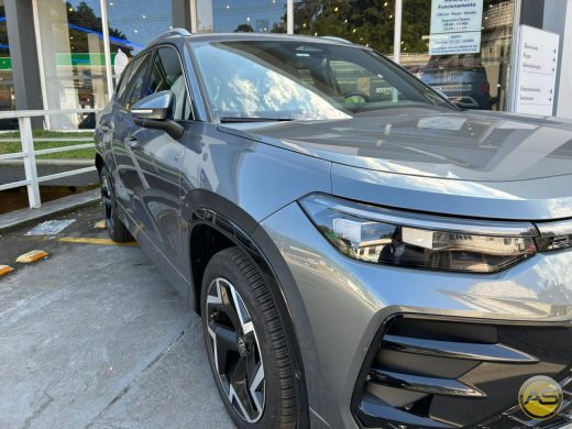 VOLKSWAGEN Tiguan - foto 2