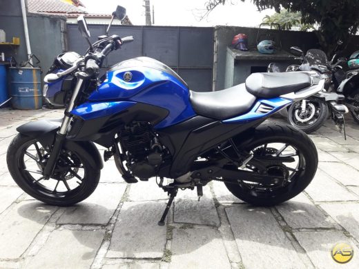 YAMAHA MT-03 - foto 2